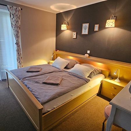 Rooms Malina Blejska Dobrava ภายนอก รูปภาพ
