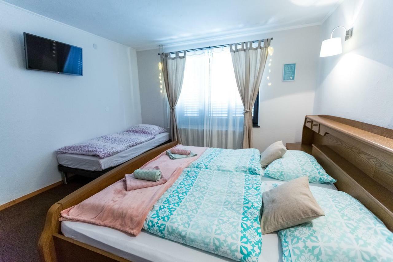 Rooms Malina Blejska Dobrava ภายนอก รูปภาพ